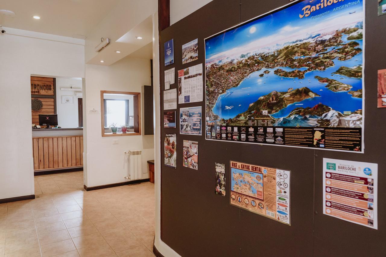 Hostel Los Troncos Сан-Карлос-де-Барілоче Екстер'єр фото