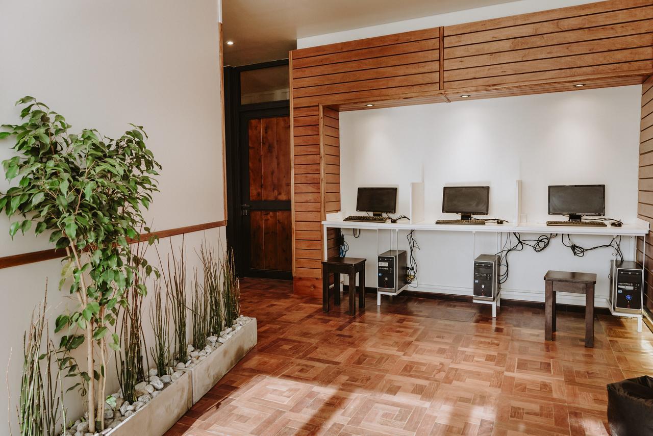 Hostel Los Troncos Сан-Карлос-де-Барілоче Екстер'єр фото