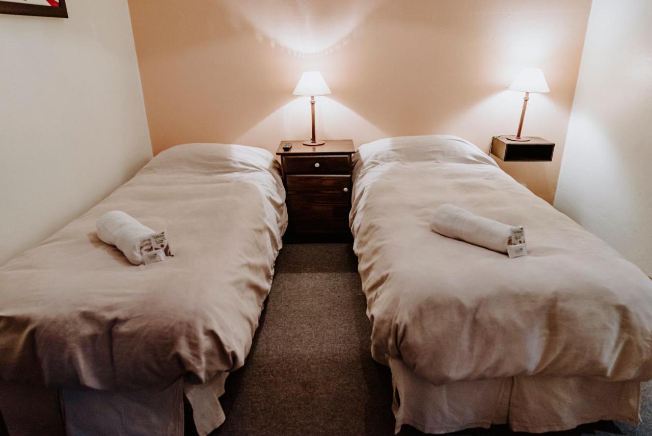 Hostel Los Troncos Сан-Карлос-де-Барілоче Екстер'єр фото
