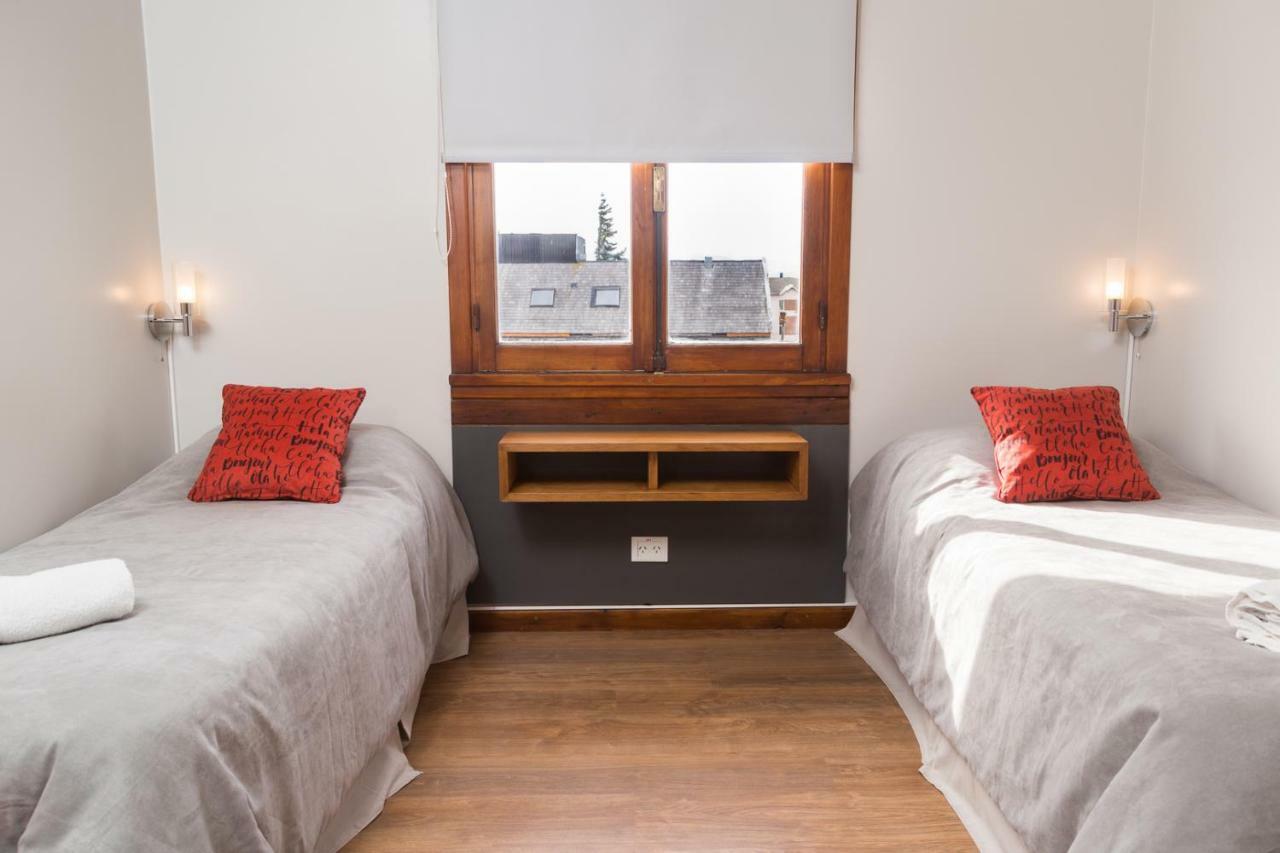 Hostel Los Troncos Сан-Карлос-де-Барілоче Екстер'єр фото